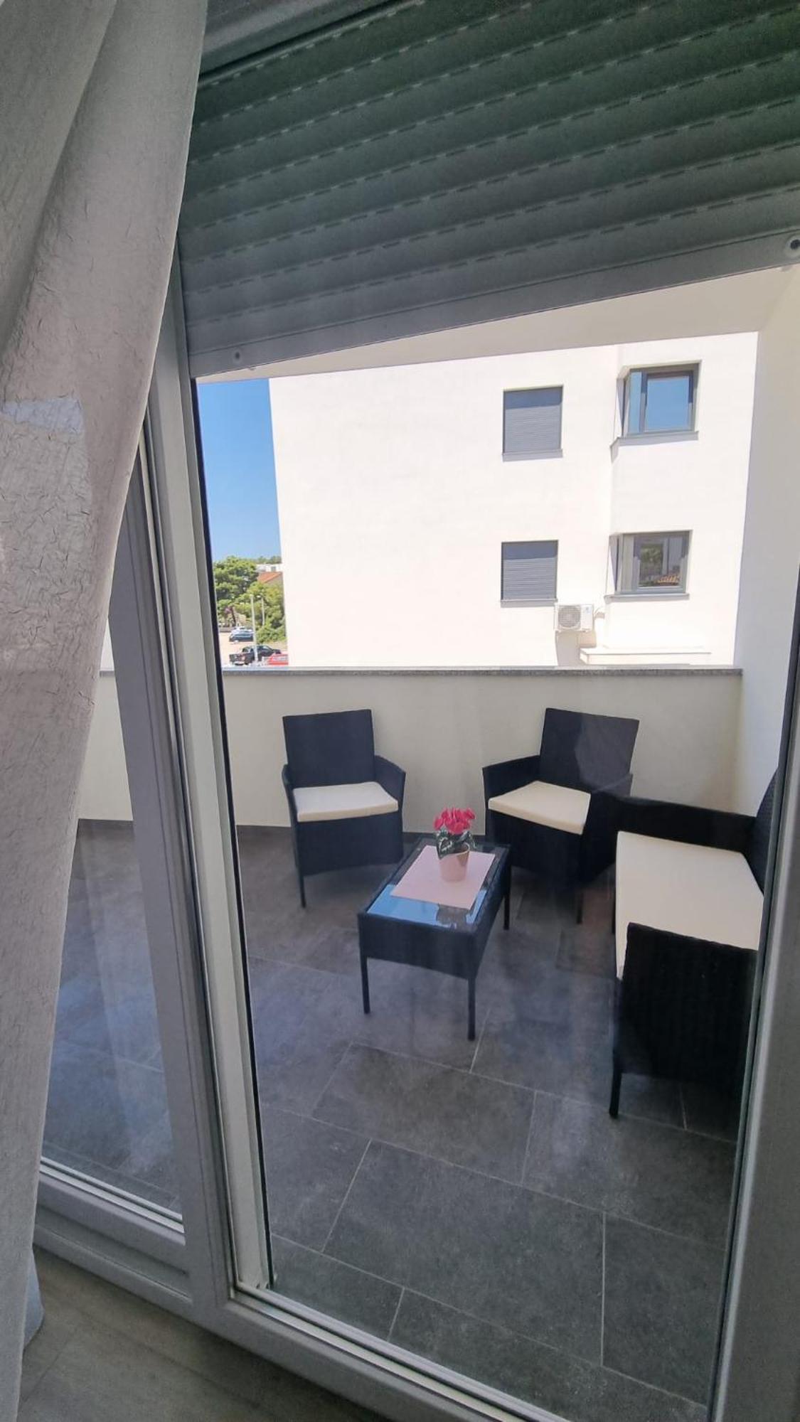 Gabi Apartment Grebastica Exterior photo